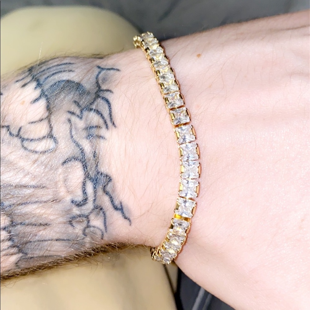 Shiny bracelet